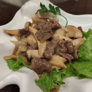 manzo e funghi freschi