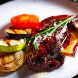 Конфи из лопатки ягненка 