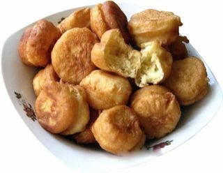 Domaći uštipci sa heljdom i kajmakom