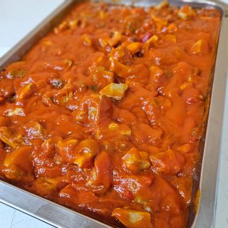 Ración De Magra Con Tomate Y Pimientos