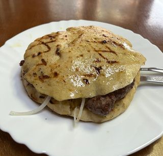 Ćevapi 10 kom u maloj lepinji