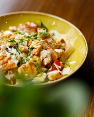 Цезар з куркою та беконом