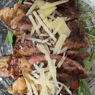 Tagliata di scottona con contorno 330 / 350 g