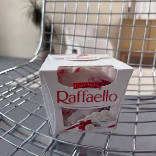 Солодощі Рафаелло