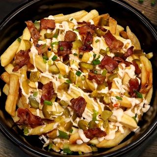 ფრი ბეკონითა და აიოლის სოუსით