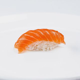 Суші з сьомгою (50г/1шт)