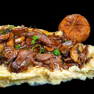 Крехко агнешко месце с картофено пюре (380г)