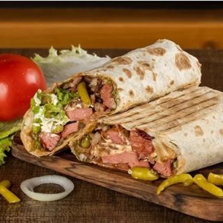 მექსიკური ჰოთდოგი მდნარი ყველით. ლავაშით