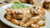 Suprême Poulet À La Crème Aux Champignons
