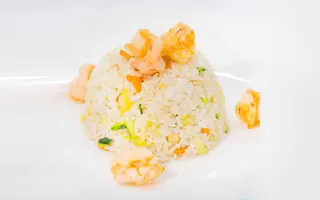 602 Riso saltato con gamberi e verdure uovo salsa teriaki