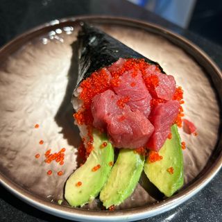 119. Maguro Temaki