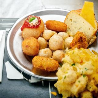 Capuano's gran fritto Napoli