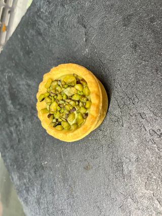 Cestini mignon di frolla con pistacchio