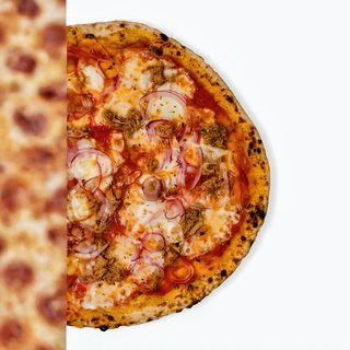Pizza Tonno e Cipolla (30 cm.)