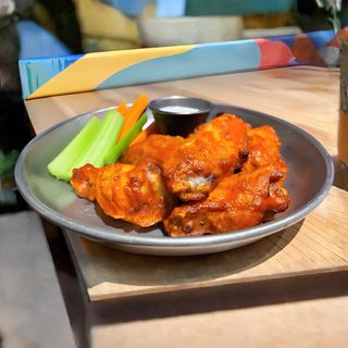 Курячі крила Баффало, гострі