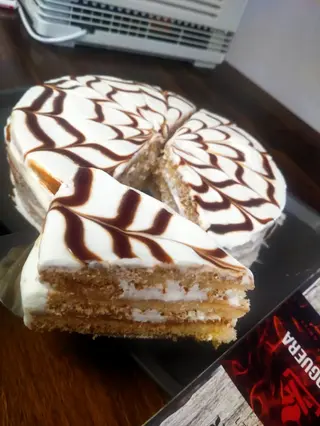 Tarta casera de Dulce de leche y nueces 