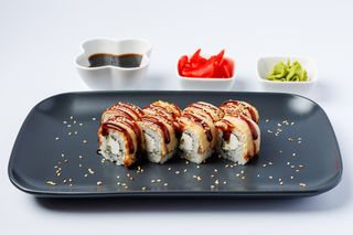 Филадельфия с угрем (242г)