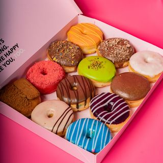 Boite Familiale : 12 Donuts variés