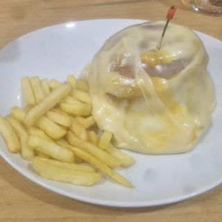 Hamburguesa 4 quesos