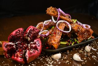 ხბოს ნეკნები აჯიკაში