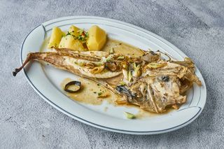 Sapito a la brasa con ajetes para 2 personas