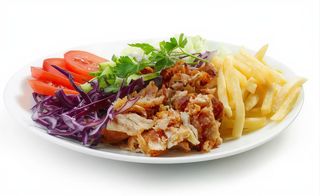 Plato Combinado De Carne Con Patatas O Ensalada