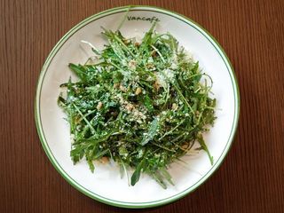 Салат із руколою і трюфельним соусом (80g)