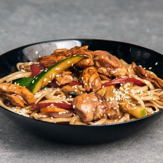 Удон зі свининою