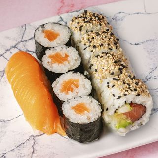 Basic Salmon (9 Piez)