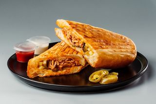 Донер в батоне куриный