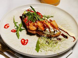 Авокадо тост з креветкою (240g)