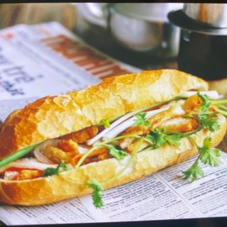 Bánh mì chả cá (Panino Fish Cake)