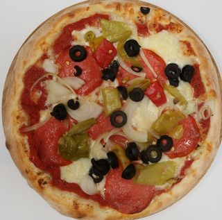 Pizza Parnica średnia