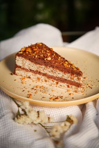 Ընկույզով տորթ