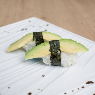 6. Nigiri Aguacate (2 Uds.)
