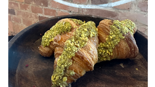 Mini croissant z pistacją