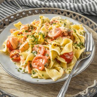 Свински хапки с бял бо и сушени сливи