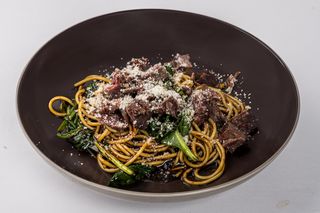 Паста с говяжьими щечками