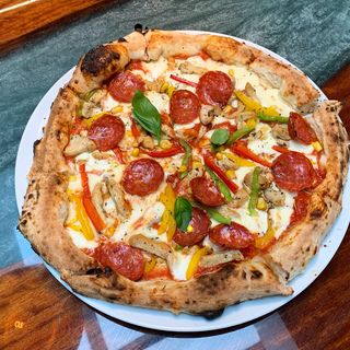 Pizza alla Puttanesca