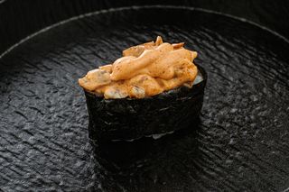 Гункан с угрем 