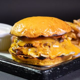 Cheddar Lovers Smashed Burger