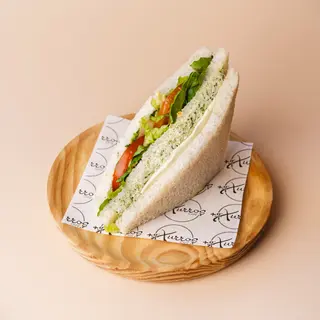 Sándwich Vegetal de Pollo con Berros
