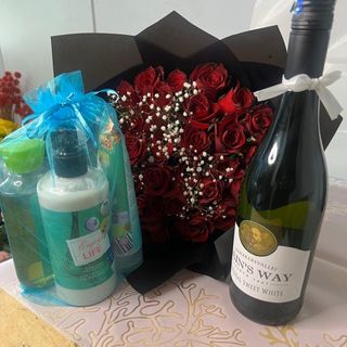 Blossoms & Bliss: A Mother's Day Pamper Package