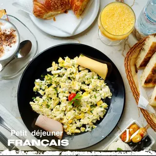 Petit Déjeuner Français