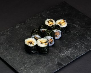 Maki de anguila (8 pzs.)