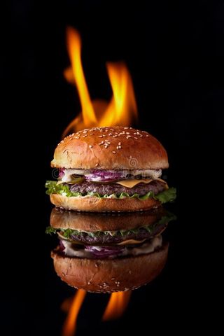 Burger Spicy + cartofi prajiti + Cola CADOU