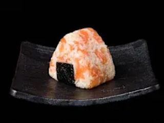 Mini onigiri salmone