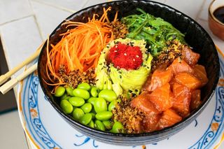 Poké salmón