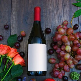 Красное грузинское вино.