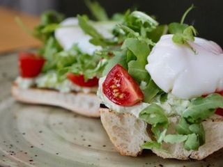 Авокадо тости з яйцем пашот (220g)